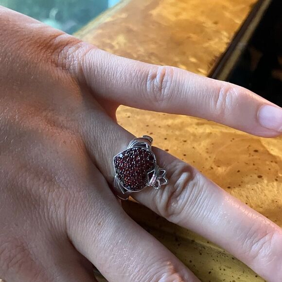 Natural Red Garnet Sterling Silver Claddagh Ring Size 6 - Picture 4 of 9